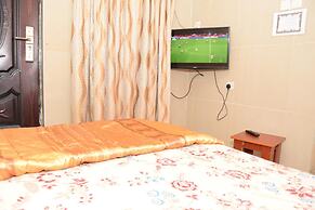 De'elites Pool Bar & Inn