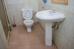 Duckland Hotel and Suites Ltd