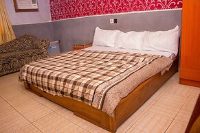 Duckland Hotel and Suites Ltd