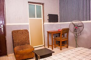 Duckland Hotel and Suites Ltd