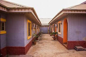 Duckland Hotel and Suites Ltd