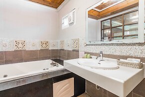 Kenting Maya House B&B