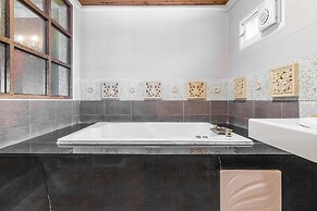 Kenting Maya House B&B