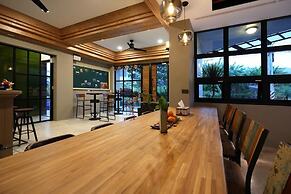 Midori Hostel