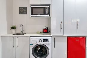 Idyllic City Studio Air-Con & Wifi