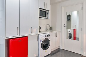 Idyllic City Studio Air-Con & Wifi