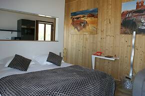 What Else Hotel