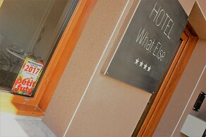 What Else Hotel
