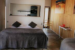 What Else Hotel