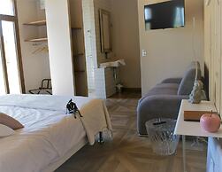 What Else Hotel