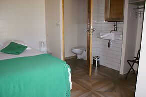 What Else Hotel