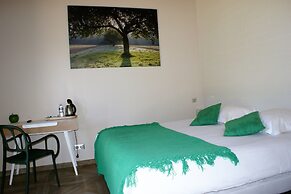 What Else Hotel