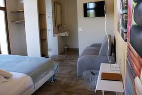 What Else Hotel