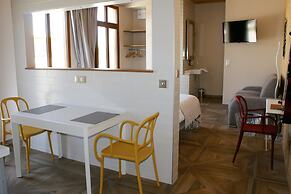 What Else Hotel