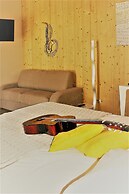 What Else Hotel