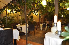 Hotel Llansola