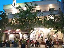 Hotel Llansola