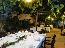 Hotel Llansola