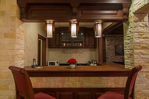 Angkor Palace Suite & Villa