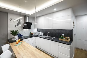 New Wave Apartment Tropical