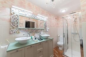 Rey Don Pedro Luxury Home