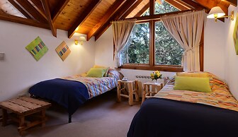 Amazing 4 Bedroom Chalet Villa Traful VT1 by Apartments Bariloche