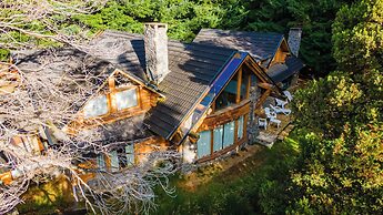 Amazing 4 Bedroom Chalet Villa Traful VT1 by Apartments Bariloche
