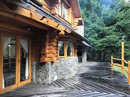 Amazing 4 Bedroom Chalet Villa Traful VT1 by Apartments Bariloche