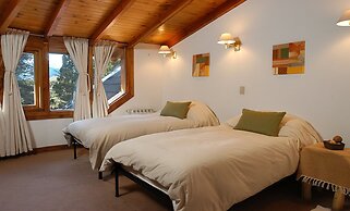 Amazing 4 Bedroom Chalet Villa Traful VT1 by Apartments Bariloche