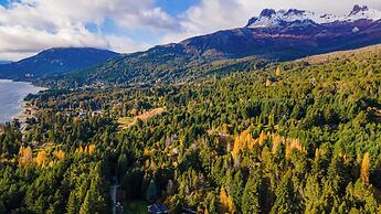 Amazing 4 Bedroom Chalet Villa Traful VT1 by Apartments Bariloche