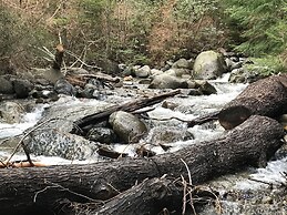 Amazing 4 Bedroom Chalet Villa Traful VT1 by Apartments Bariloche