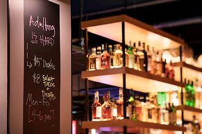 Moxy Chicago Downtown