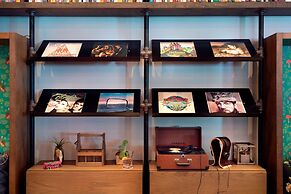 Moxy Chicago Downtown