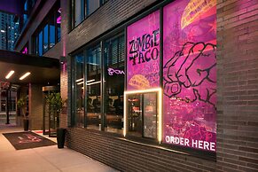 Moxy Chicago Downtown