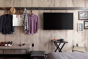 Moxy Chicago Downtown