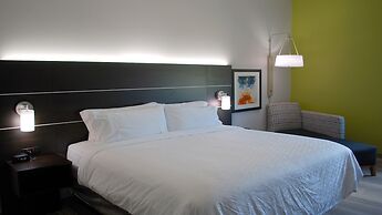 Holiday Inn Express and Suites White Hall by IHG
