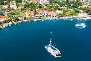 Holiday Home with Private heated Pool, Sea view & Basketball Court