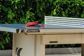 Holiday Home with Private heated Pool, Sea view & Basketball Court