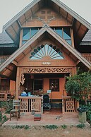 Crossroads House - Hostel