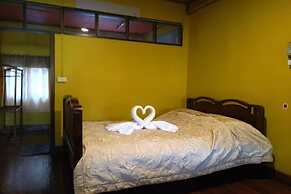 Crossroads House - Hostel