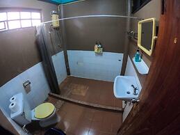 Crossroads House - Hostel