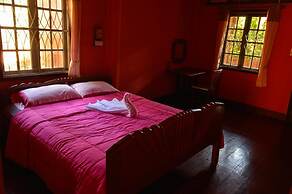 Crossroads House - Hostel