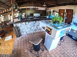 Crossroads House - Hostel