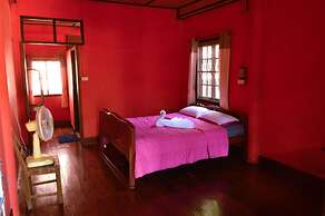 Crossroads House - Hostel