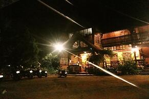 Crossroads House - Hostel