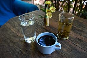 Crossroads House - Hostel