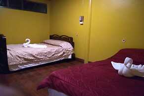 Crossroads House - Hostel