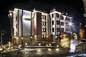 Shiroka Laka Hotel