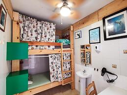 La Ventana Azul Surf Hostel