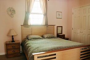 Wellnesste Lodge and Cabin Rentals